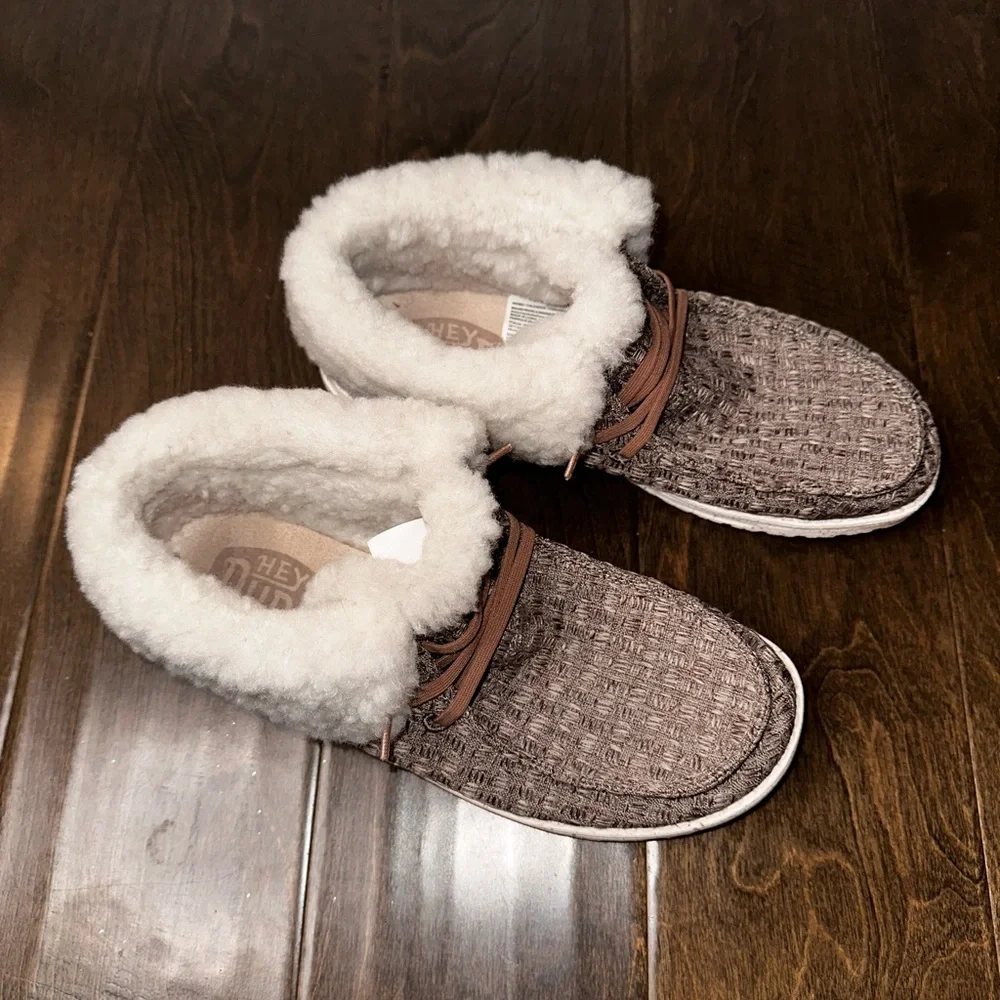Hey Dude Wendy Fold Over Cozy Boot Sherpa Lined Winter Slip On Sneaker Size 7